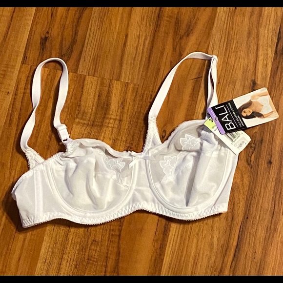 Bali Other - Women’s Bali White Adjustable Underwire Bra 34B